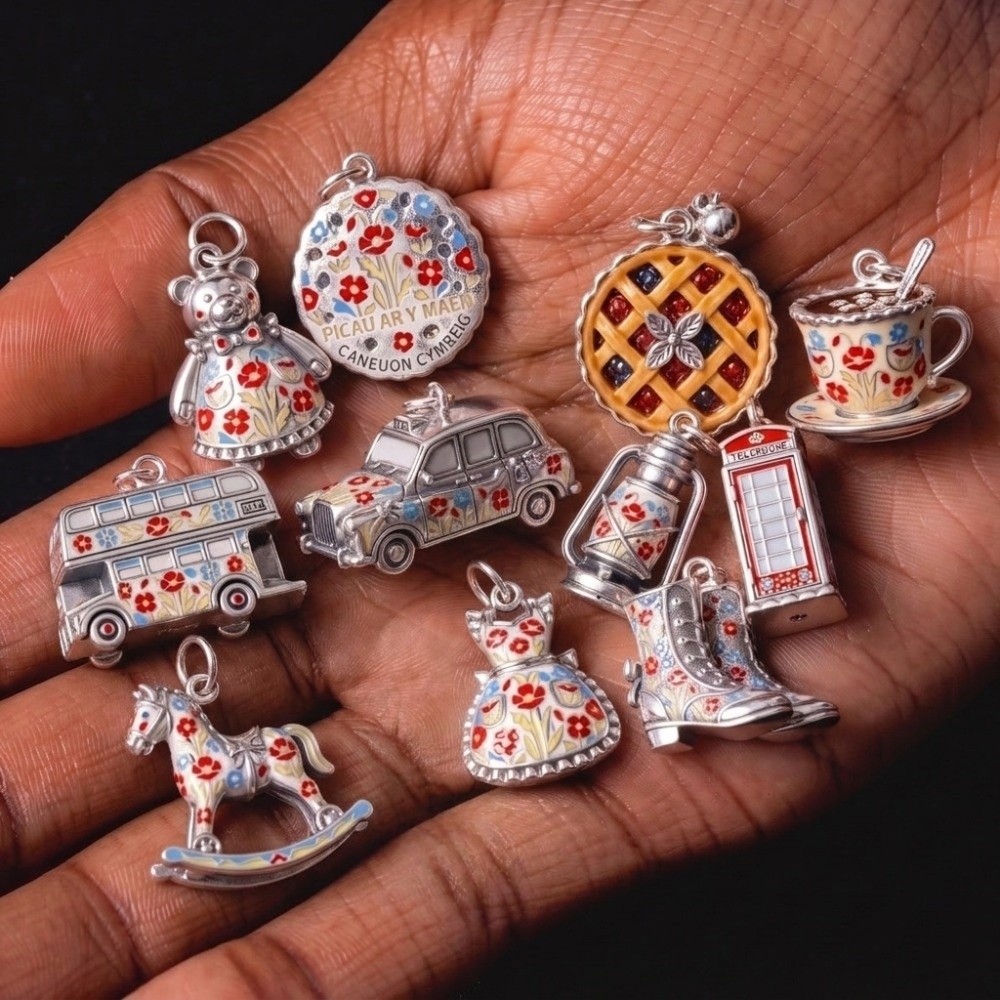 Jewelry Making London - Elegantes colgantes de acero inoxidable con